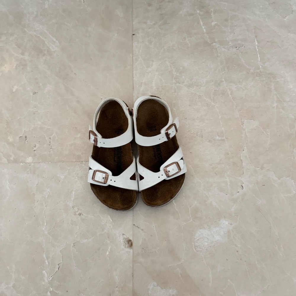 Kids White Birkenstock Sandals. Size 27.